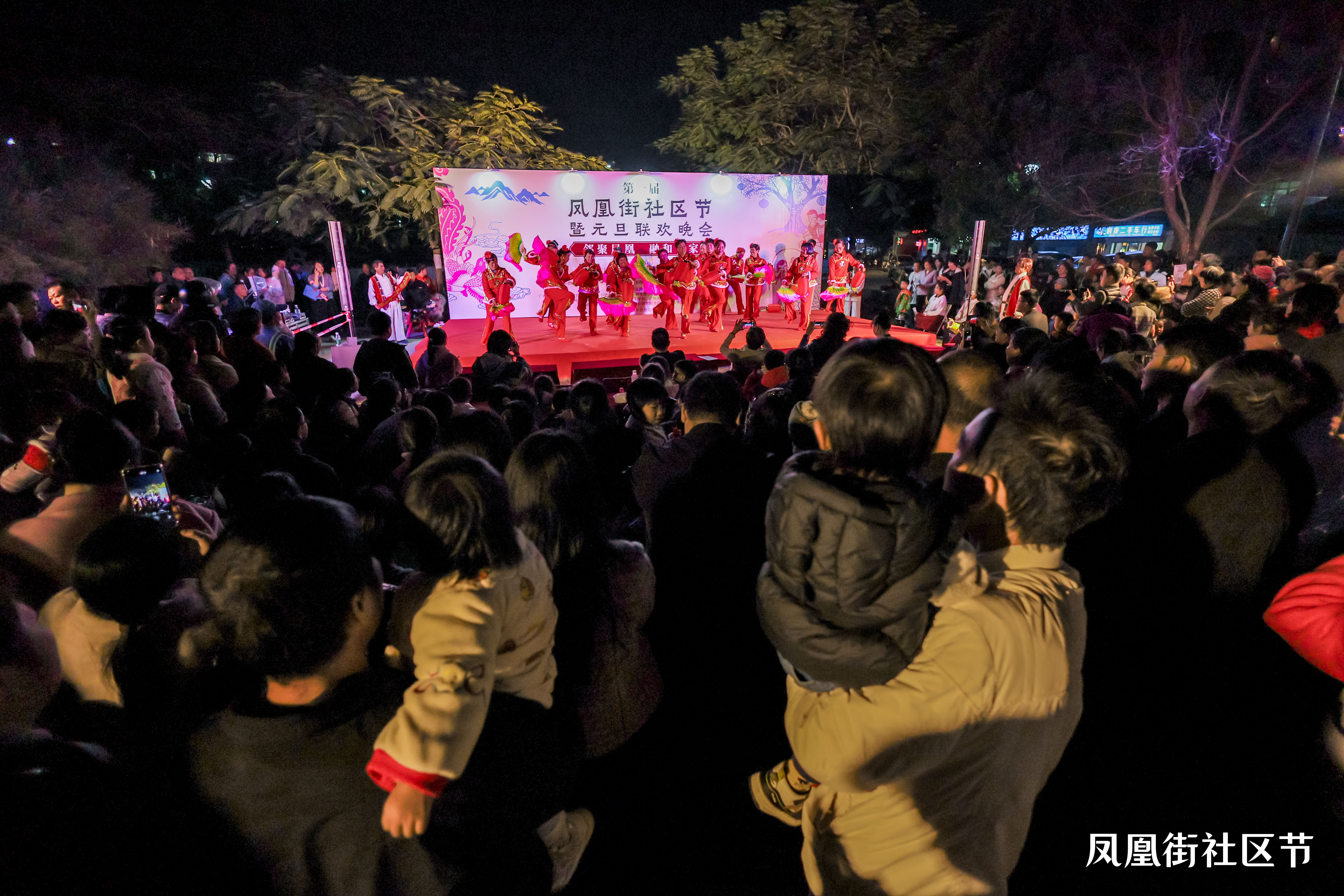 1784272144309151.jpg 柯木塱专项-社区节的客家文化演出吸引观众们前来.jpg